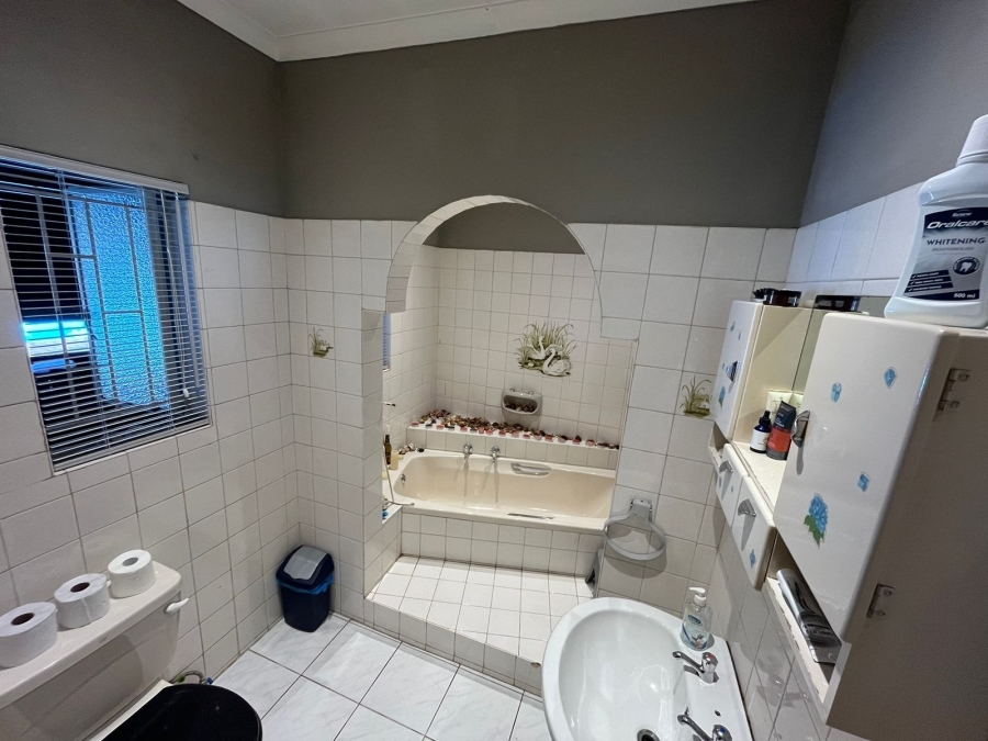 To Let 3 Bedroom Property for Rent in Safari Gardens North West